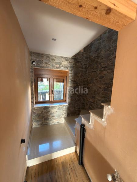 Foto f3e69d4c-1335-4fdd-8f59-a6b2b70ff71c. Chalet con camino riscaldamento parcheggio in la pola Siero Siero