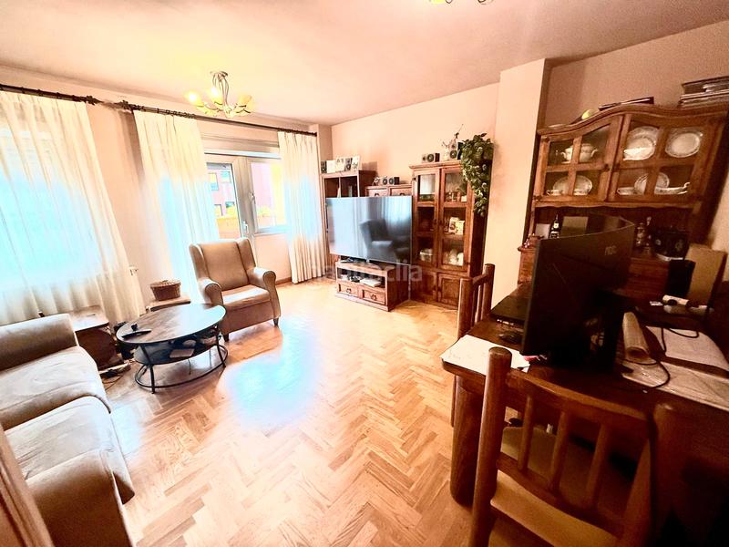 Foto 2b53dc25-1d49-4132-9601-fc7ef908784c. Flat with heating parking pool in La Florida Oviedo