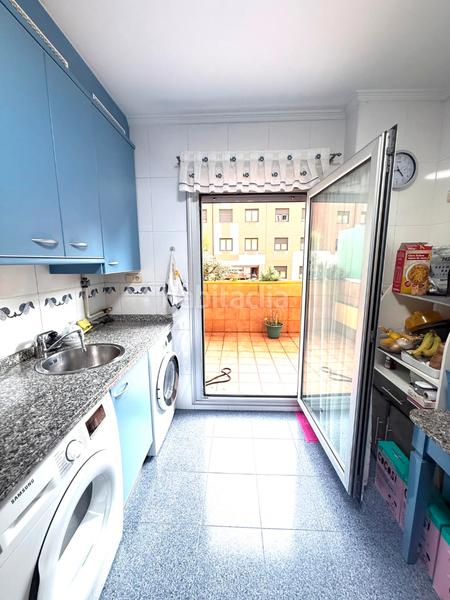 Foto 4deeb551-4eb5-4154-b097-c8ec5b4340ea. Flat with heating parking pool in La Florida Oviedo