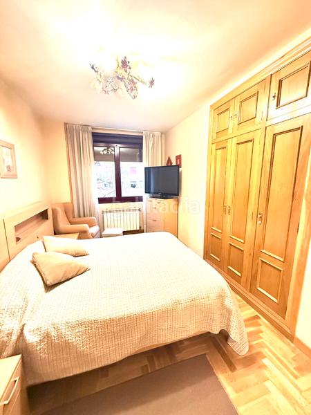 Foto bc78e285-14c5-47be-a838-d8ecfb072dd2. Flat with heating parking pool in La Florida Oviedo