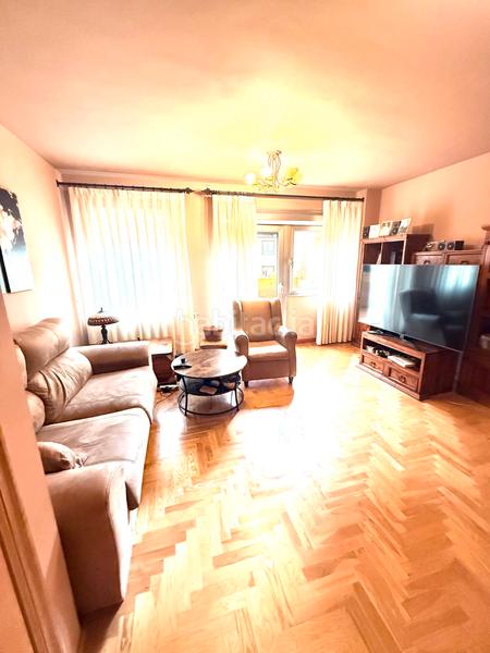 Foto f27edbba-54ca-46ec-8795-96df0f2c7677. Flat with heating parking pool in La Florida Oviedo