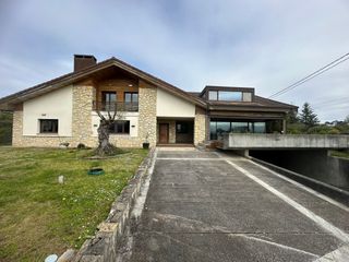 Chalet in Llanera