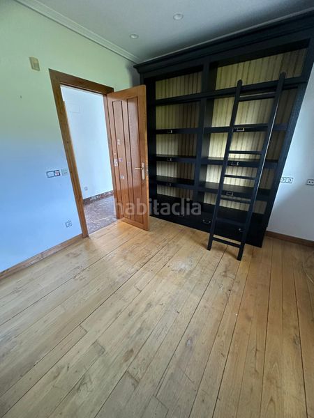 Foto 04633c61-8867-499e-bdaa-7b997f76f127. Xalet amb xemeneia calefacció aparcament piscina a Llanera