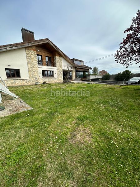 Foto 0b693ec5-9c21-4584-8bdf-6e7f18bddb13. Xalet amb xemeneia calefacció aparcament piscina a Llanera