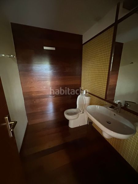 Foto fcd138bb-38f1-439c-9c7b-d339e45785a7. Xalet amb xemeneia calefacció aparcament piscina a Llanera