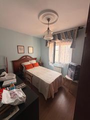 Flat in Ceares. ¡piso por planta a un paso del centro!