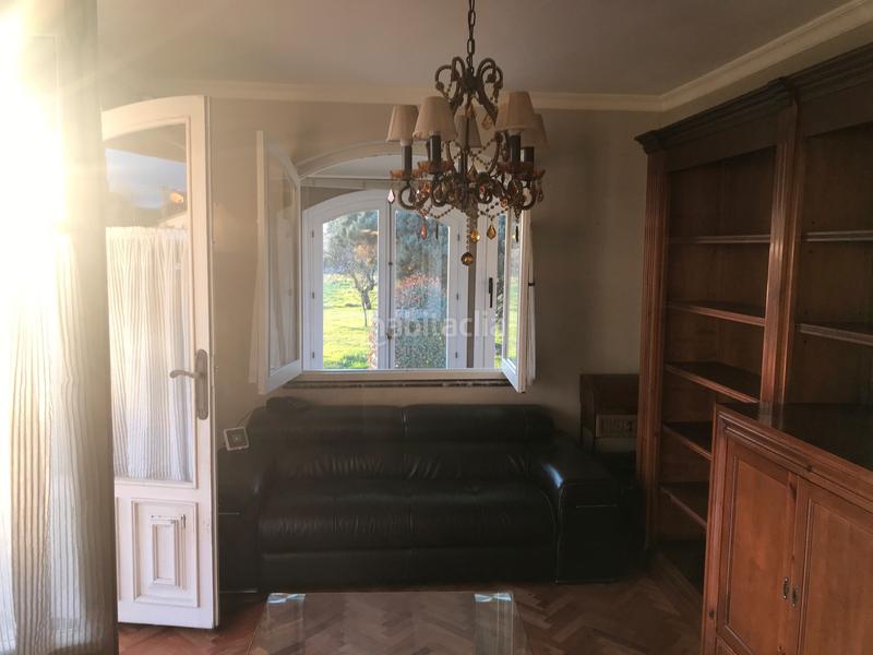 Foto e3ce8e9b-e9f4-4bc6-9b2f-48091c7a8fa0. Rent chalet with heating parking in Llanera