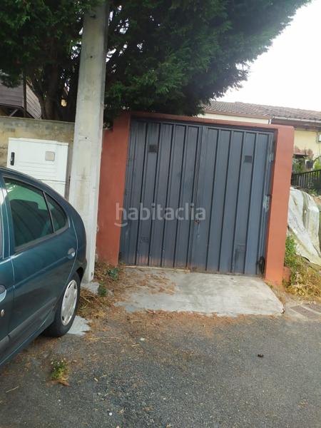 Foto da50ffd1-b695-40c1-a2df-66e7c5a70dc3. Casa aparellada amb aparcament a La Felguera Langreo