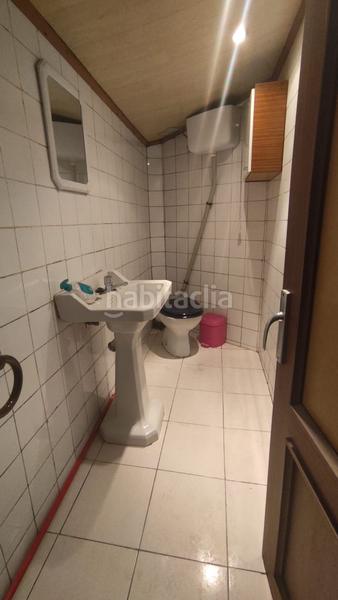 Foto af827d70-21ad-4ae5-8ef7-37ab4c06c953. Lloguer local comercial a calle fernando casariego 25 a Langreo