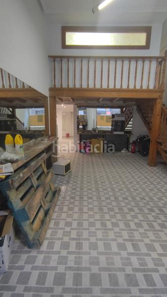 Foto d63dba9a-4cba-4ced-bbfc-f60ab066a5c5. Lloguer local comercial a calle fernando casariego 25 a Langreo