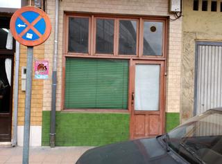 Local commercial à Calle arturo ezama 8