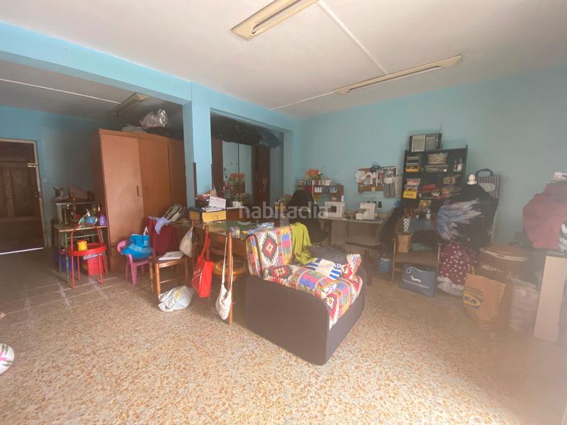 Foto a884791a-ab5e-4556-a1f6-9bcf68c4f540. Casa  con garaje, local y patio en Lada Langreo