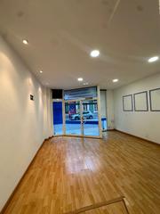 Lloguer Local Comercial a Calle melquiades álvarez 19. Alquiler de local comercial en la felguera