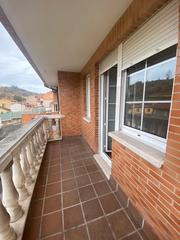 Xalet en Avenida de la reguera 41. Chalet adosado en la felguera, langreo