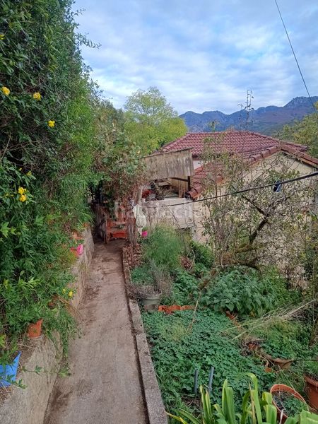 Foto ac5d9fe7-41c5-457c-9b50-a71b21ff2ba9. Casa amb calefacció a Laviana