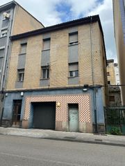 Edifici  Calle torre de abajo. Edificio con garaje y dos viviendas en sama de langreo