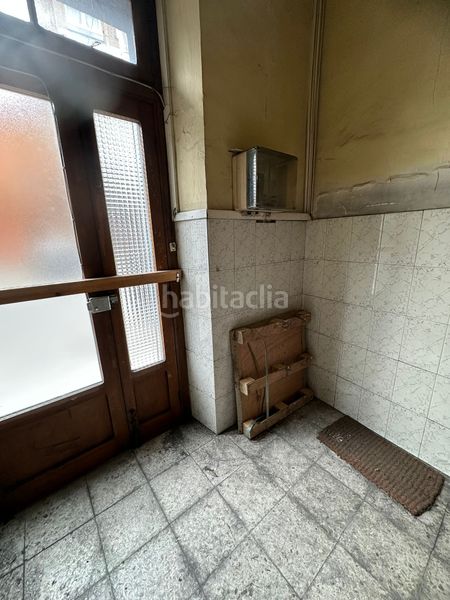 Foto cff7fb63-857e-4f58-aa00-9aace9acff57. Edificio  con garaje y dos viviendas en Sama en Langreo