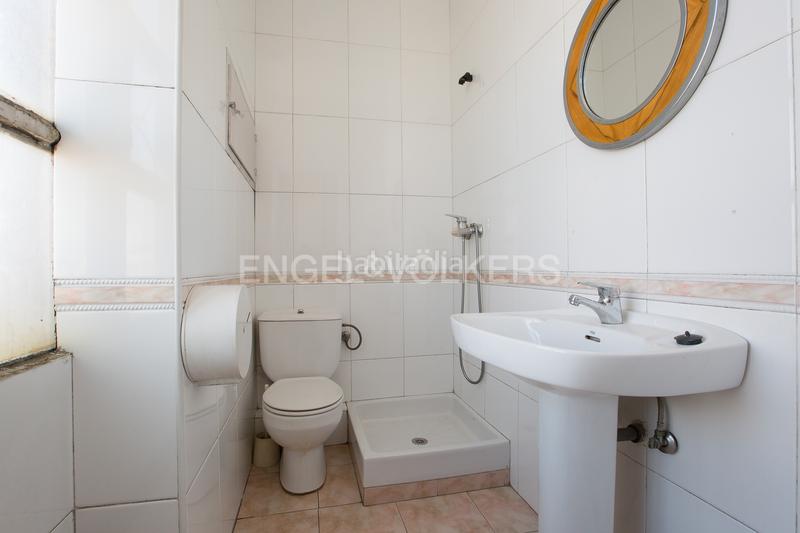 Foto ae0001a5-10c9-446f-85f1-8e932141406c. Terreno residenziale in Rekalde Centro Bilbao
