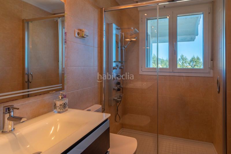 Foto feef3267-7025-4d61-b50d-9b50376eb67f. Casa chalet con piscina en Bermeo