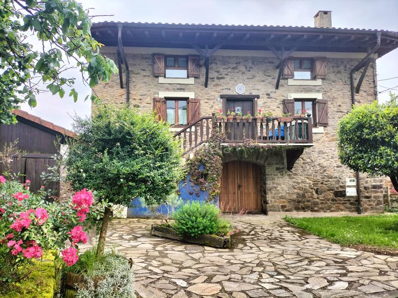 Foto 50671e5a-4d2f-4a9a-9a90-de5eb2a2cd37. Casa amb calefacció a Zeanuri