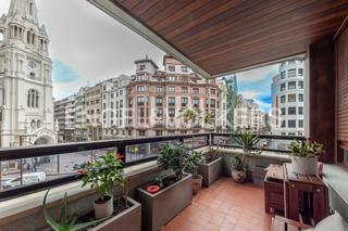 Apartament a Ensanche - Moyua - Diputación. Exclusiva propiedad con una localización única.