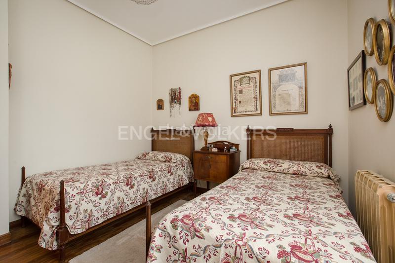 Foto 614a9733-82c5-48a2-b609-52b11e6af728. Zweistöckige wohnung mit heizung parking in Neguri Getxo