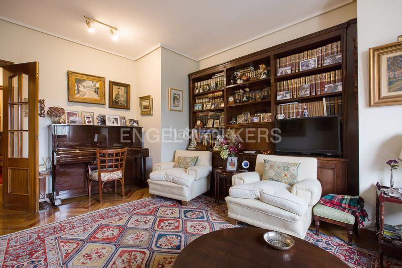 Foto 69fe3e5c-d54f-47d4-8ff7-a74071a7eaf8. Zweistöckige wohnung mit heizung parking in Neguri Getxo