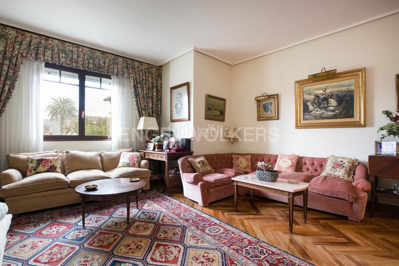 Foto 7a24af00-765d-43c2-b181-d53a226af848. Zweistöckige wohnung mit heizung parking in Neguri Getxo