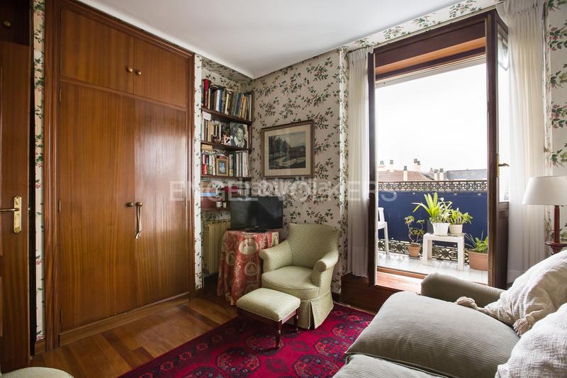 Foto cb6c2efd-972c-40fb-842f-2f7c6f4bdc77. Zweistöckige wohnung mit heizung parking in Neguri Getxo