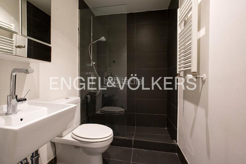 Foto 1f3c480a-f0f8-4ee5-b0a8-68d2ad5c8350. Casa adosada exquisito dúplex con piscina climatizada en Neguri en Getxo