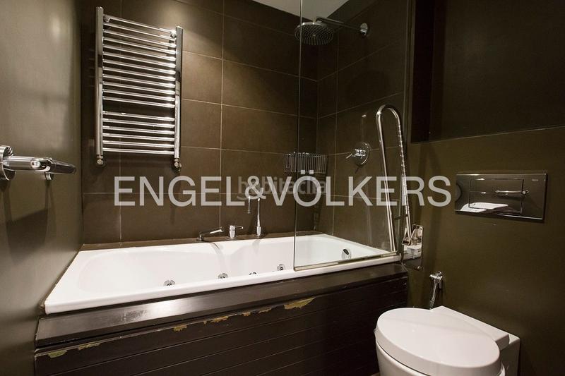 Foto 2b210bdf-f0c7-4066-a630-dc855d29f1ea. Casa adosada exquisito dúplex con piscina climatizada en Neguri en Getxo