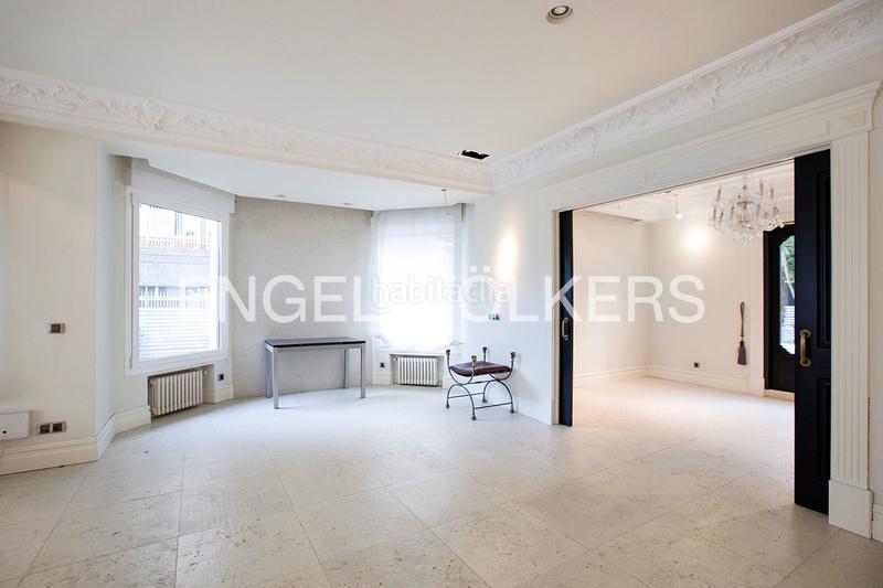 Foto 3457714f-4e45-4d3f-a576-346389b65e4d. Casa adosada exquisito dúplex con piscina climatizada en Neguri en Getxo