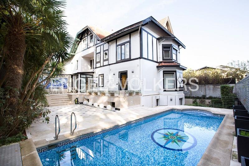 Foto 51aeb466-3444-4e2e-a897-7ec5881d8c71. Casa adosada exquisito dúplex con piscina climatizada en Neguri en Getxo