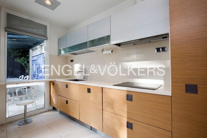 Foto 6341c742-1795-41ca-abb0-626af8ccb71b. Casa adosada exquisito dúplex con piscina climatizada en Neguri en Getxo