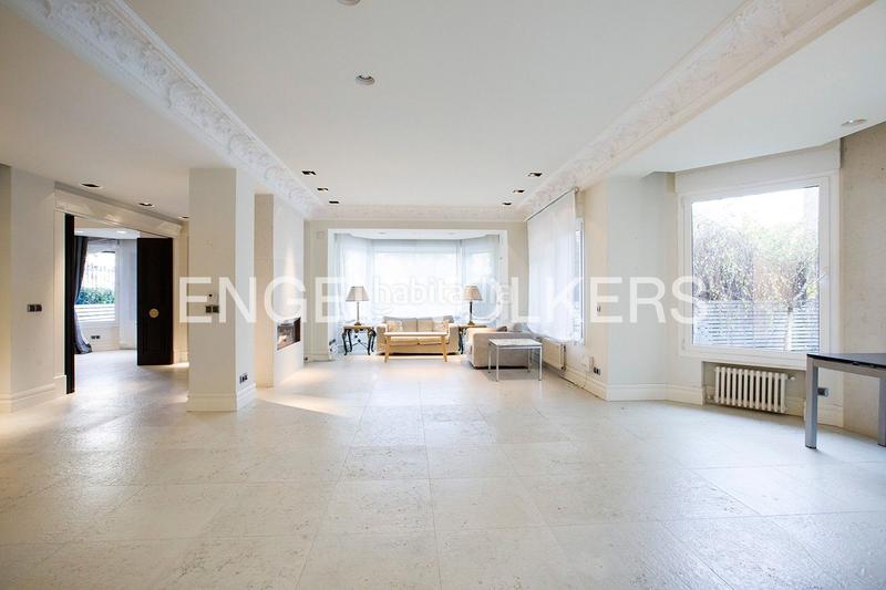 Foto 84f4e015-6f4b-4586-a2ec-6e60989f0e01. Casa adosada exquisito dúplex con piscina climatizada en Neguri en Getxo