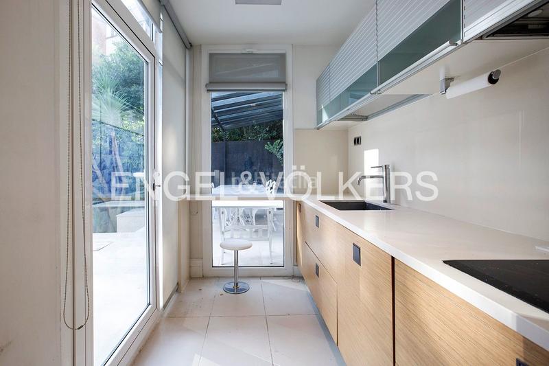 Foto 992ecdcc-f222-4207-9ecb-c9dbd3c574d5. Casa adosada exquisito dúplex con piscina climatizada en Neguri en Getxo