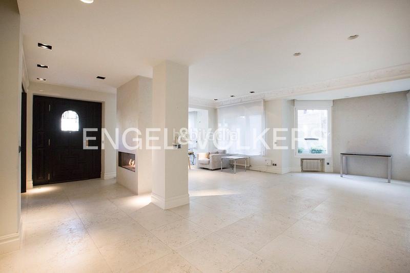 Foto a7ef95ef-06e6-46f0-bf5e-d9d788fb194e. Casa adosada exquisito dúplex con piscina climatizada en Neguri en Getxo