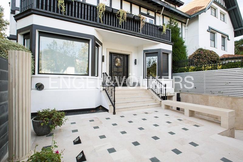 Foto aba63067-360f-4fcc-b23f-5f30fa462e22. Casa adosada exquisito dúplex con piscina climatizada en Neguri en Getxo