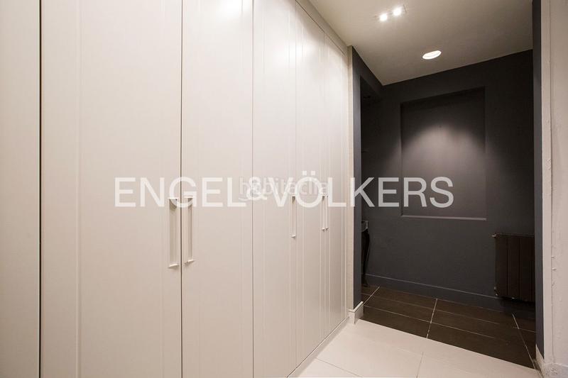 Foto c2eebb4d-c079-46b3-b8b7-02edbacae779. Casa adosada exquisito dúplex con piscina climatizada en Neguri en Getxo