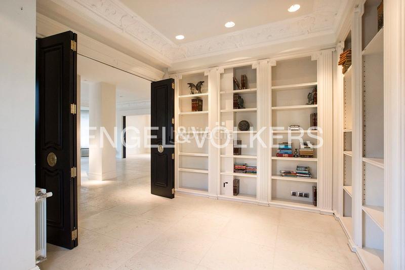 Foto ca1f3899-4602-4444-aa32-01ea2d986540. Casa adosada exquisito dúplex con piscina climatizada en Neguri en Getxo