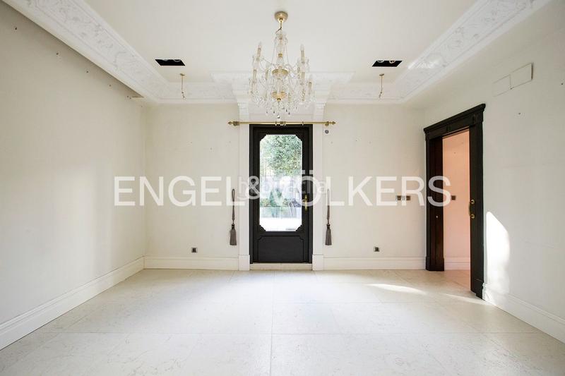 Foto efb7d610-1bc2-4533-8395-9b8798fc3b66. Casa adosada exquisito dúplex con piscina climatizada en Neguri en Getxo