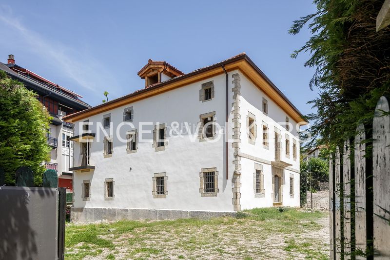 Foto f294fc0d-c52d-462f-98de-a4b315d86f0c. Flat with heating parking pool in Gorliz