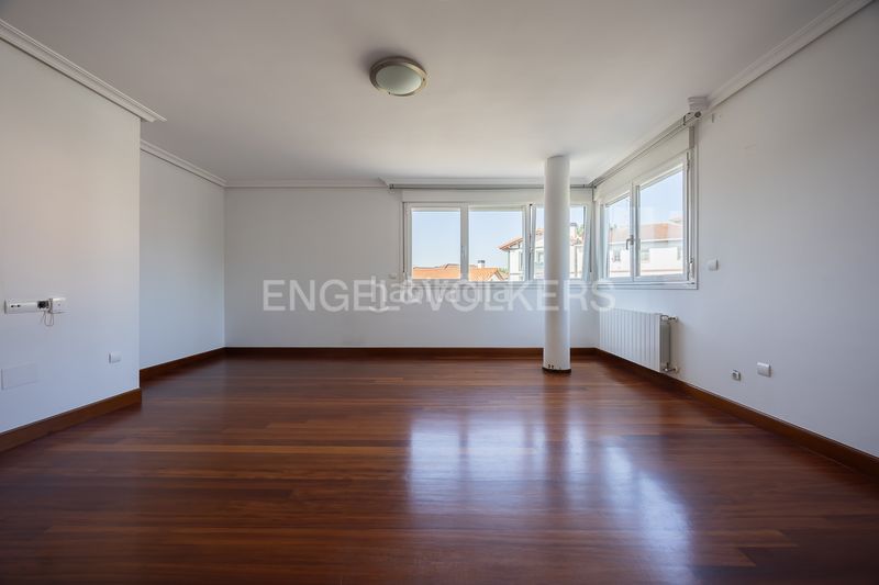 Foto 0b21be32-5171-48cd-8572-1fc3c50bcc9f. Piso céntrica vivienda , comodidad a escasos minutos de bilbao en Loiu