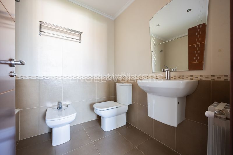 Foto 3efc98d3-0989-41d8-b0a4-dbf075d04221. Piso céntrica vivienda , comodidad a escasos minutos de bilbao en Loiu