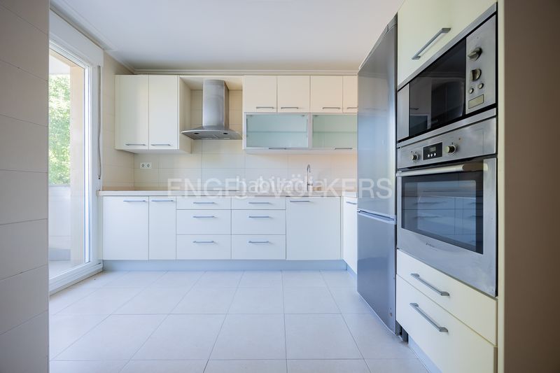 Foto 8e1ac0ed-58b7-45bf-92a4-90b943271428. Piso céntrica vivienda , comodidad a escasos minutos de bilbao en Loiu