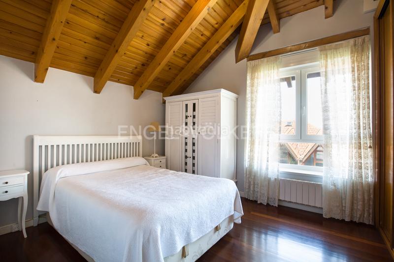 Foto bfd0a1f5-b2b9-4250-8fce-9e4e056d2ad5. Haus mit heizung parking in santa maría de Getxo Getxo