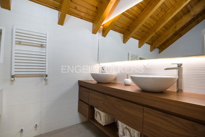 Foto ca77fbc0-d093-44fd-9558-07f66486d5af. Haus mit heizung parking in santa maría de Getxo Getxo