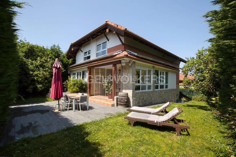 Foto e61d53d0-9312-4f86-ad9e-1f378d6c1596. Haus mit heizung parking in santa maría de Getxo Getxo