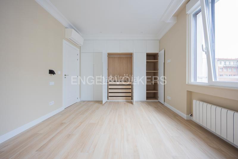 Foto 1764542a-1269-483a-86a6-e8f4caead1c8. Miete appartement mit heizung parking in Ensanche - Moyua - Diputación Bilbao