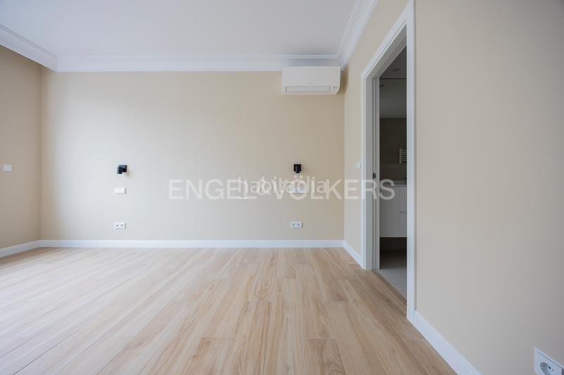 Foto 1889ff7b-792b-470e-8c99-9b862434c611. Miete appartement mit heizung parking in Ensanche - Moyua - Diputación Bilbao